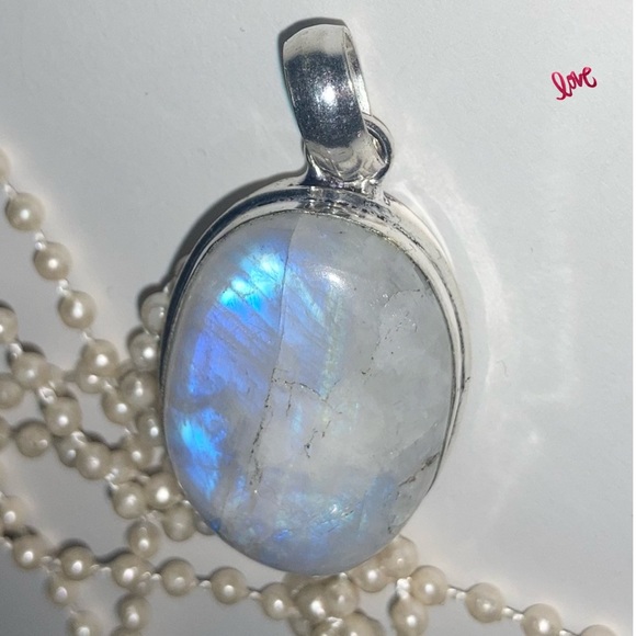 Wow! 🌙 Radiant Rainbow Moonstone Gemstone Handmade Pendant - Picture 3 of 6